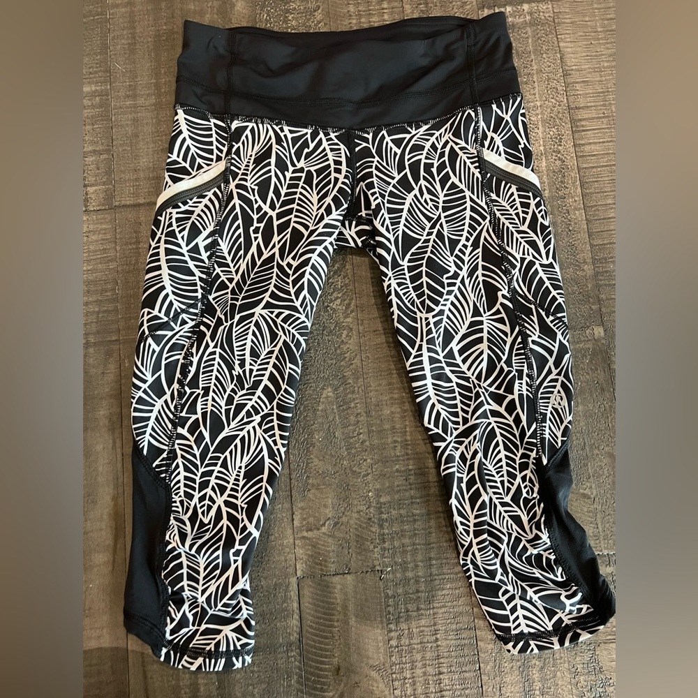 Lululemon crop leggings!